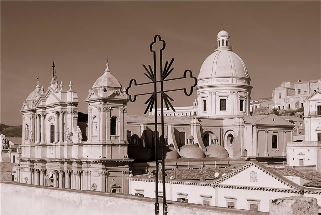 Casa Elia: Locazione Breve Appartement Noto Buitenkant foto